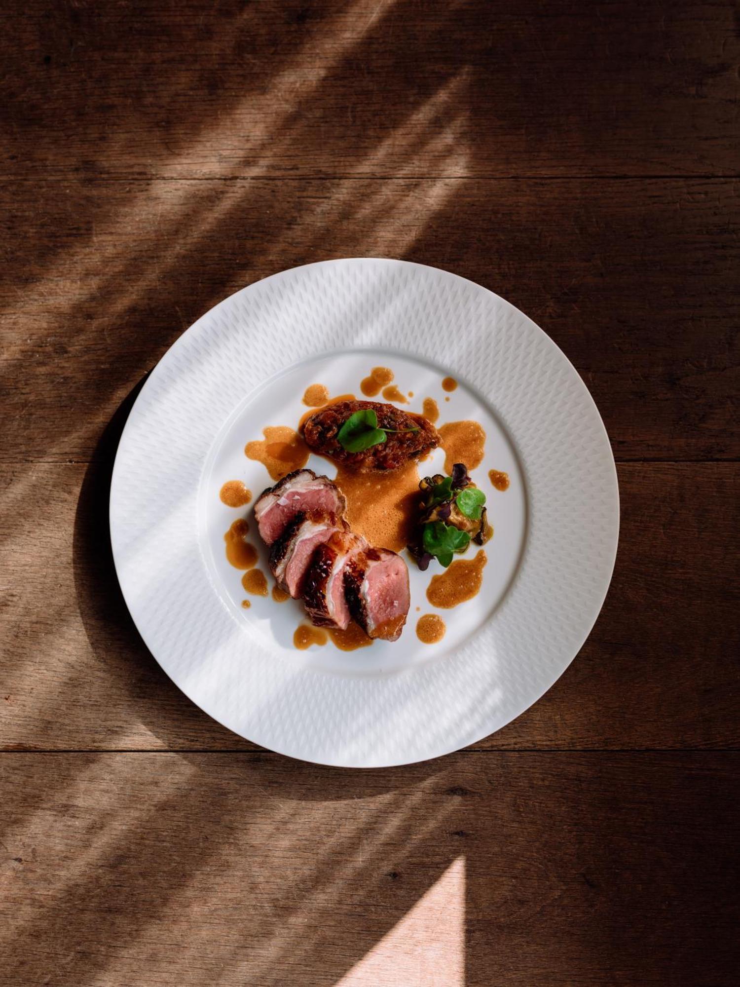 فندق آت سيكس ستوكهولم المظهر الخارجي الصورة A plate of duck